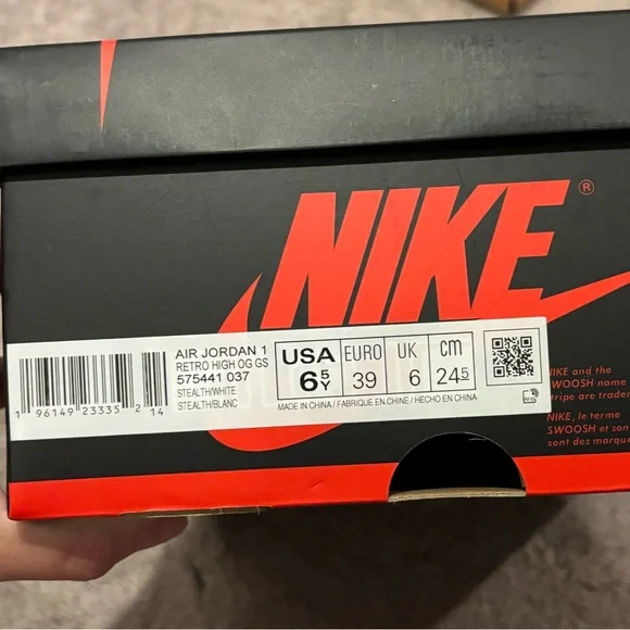 Air Jordan 1 Retro Hightop grey and white youth 6.5